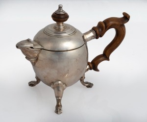 CHANNEL ISLANDS silver chocolate pot made in the 18th century style with carved wooden handle and finial, late 20th century, 11cm high, 14.5cm wide, 300 grams total including the handle and finial