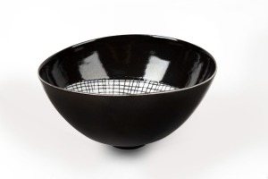 LOUISE BOSCACCI porcelain bowl with web interior, signed "Boscacci 2003" with exhibition gallery No.5, 9.5cm high, 19.5cm wide