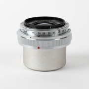 CARL ZEISS: Biogon 21mm f4.5 lens [#1136173] with Contax mount, c. 1954, together with metal rear lens cap. - 2