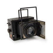 DALLMEYER: 4.5x6cm vertical-folding Speed Camera, c. 1925, with Pentac&nbsp;f2.9 fast lens [#107567].