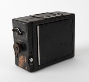 DALLMEYER: 4.5x6cm vertical-folding Speed Camera, c. 1925, with Pentac&nbsp;f2.9 fast lens [#107567]. - 2