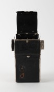 WELTA: Perfekta&nbsp;TLR camera featuring unusual folding body, c. 1934, with Trioplan 75mm f3.5 lens [#744548] and Compur-Rapid shutter, together with lens cap. - 4