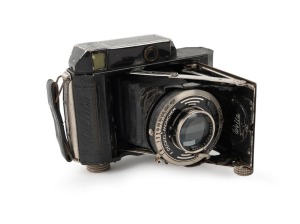 WELTA: Weltur 4.5x6 vertical-folding camera, c. 1935, in black with Radionar 75mm f2.9 lens [#853793] and Compur-Rapid shutter.