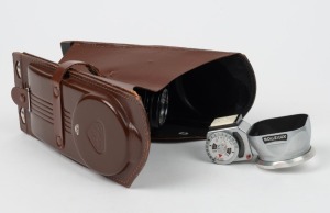 FRANKE & HEIDECKE: One Rollei binocular folding leather focusing hood for use with Rollei TLR cameras, together with one Rolleilux combination lens hood and light meter. (2 items)
