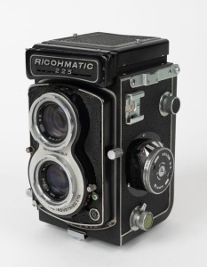 RIKEN: Black Ricohmatic 225 TLR camera [#4987], c. 1959, with Rikenon 80mm f3.5 lens [#31598] and Seikosha-SLV shutter. 