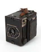 KAMERA-WERKST&Auml;TTEN: Reflex Box camera, c. 1933, with Reflex-Box Anastigmat 105mm f6.3 lens.