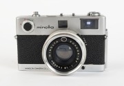 MINOLTA: Six c. 1960s rangefinder cameras - one Minolta AL [#138114], one Minolta 24 Rapid [#106155], one Minolta A5 [#411360], one Minolta AL-F [#803962], one Minolta AL-E [#145142] in maker's box with instruction booklet, and one Minolta Hi-Matic C [#51 - 2