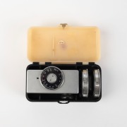 VARIOUS MANUFACTURERS: Fifteen photography accessories - one Kodak Retina-Longar-Xenon C 80mm f4 lens [#4174970] in plastic case, one Kodak Retina-Curtar-Xenon C 35mm f5.6 lens [#4127519] in plastic case, one Kodak 35/80 viewfinder, one Kodak close-range - 2