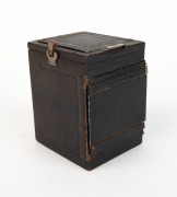 CONTESSA&nbsp;WERKE: Rare model A Contessa Reflex box camera [#79127], c. 1913, in brown with E. Mazo Paris Rapide Orthoscope lens.&nbsp; - 3