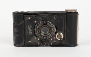KONICA: Pearlette&nbsp;strut-folding camera, c. 1933,&nbsp;with sports finder and&nbsp;beautiful raised decorative elements on black crackle paint finish. - 2