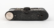 KONICA: Pearlette&nbsp;strut-folding camera, c. 1933,&nbsp;with sports finder and&nbsp;beautiful raised decorative elements on black crackle paint finish. - 4