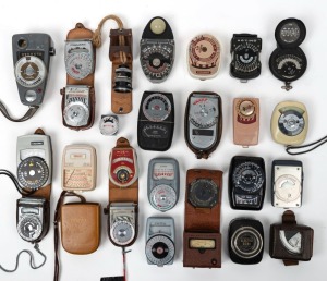 VARIOUS MANUFACTURERS: Twenty-five light meters, many in leather cases, issued by brands such as Sekonic, Minolta, Astron, General Electric, Capital, Bewi, Paton Electrical, Kalimar, Unittic, American Bolex Company, Bertram, Primat, and Chuo Electronic. (25 items)