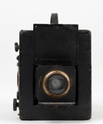 GRAFLEX: 4x5" Revolving Body Graflex&nbsp;Series B plate camera, c. 1923, with Cooke-Kodak Anastigmat 6⅞" f4.5 lens and film pack adapter attachment. - 2