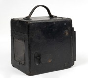 GRAFLEX: 4x5" Revolving Body Graflex&nbsp;Series B plate camera, c. 1923, with Cooke-Kodak Anastigmat 6⅞" f4.5 lens and film pack adapter attachment. - 3