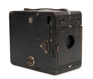 KODAK: Quick Focus No. 3B box camera [#4149K], c. 1906, with meniscus lens.