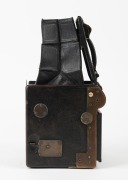 GRAFLEX: 2&frac12;x3&frac14;"&nbsp;Auto Graflex&nbsp;Junior plate camera [#112160], c. 1919, with Tessar 1c lens [#3156471]. - 4