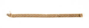 BRACELET: 18ct gold flat link bracelet.16 grams.