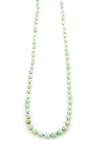 NECKLACE: Graduating Chinese jade necklace with extra beads