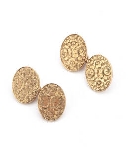 CUFFLINKS. Antique pair of 15ct gold cufflinks. 9.1grams.