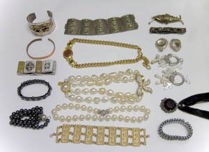 COSTUME JEWELLERY: A large quantity of vintage jewellery.