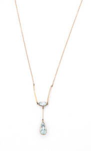NECKLACE: 9ct yellow gold bluestone necklace. 3.56 grams.