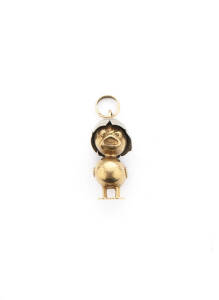 PENDANT: 9ct yellow gold chicken pendant. 6.07 grams.