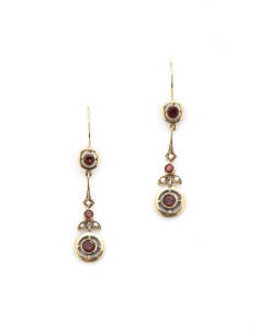 EARRINGS: 9ct gold garnet and pearl earrings. 2.87grams.