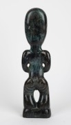 Maori Tiki statue, cast bronze with paua shell eyes, New Zealand origin, 20th century, ​​​​​​​36cm high - 3