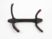 Highlands headrest, carved wood, Papua New Guinea origin, ​​​​​​​18cm high, 35cm wide - 2