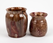 JOHN CAMPBELL two pottery vases glazed in burgundy and brown, incised "John Campbell, Tasmania", ​​​​​​​13cm and 10cm high - 2