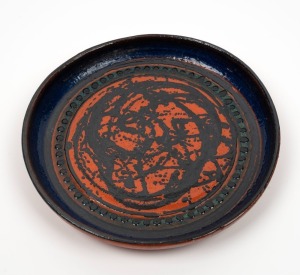 ALLAN LOWE pottery platter with painted decoration incised "Allan Lowe" and additionally signed "B", 30.5cm diameter