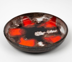 TRUDI FRY vintage pottery bowl glazed in red and brown, 31cm diameter