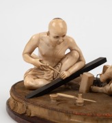 An antique Chinese carved ivory figural group of two seated craftsman, Qing Dynasty, early to mid 19th century, ​​​​​​​10cm high, 20cm wide - 2