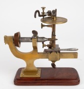 An attractive antique watchmaker's indexing lathe, 19th century, ​​​​​​​26cm high, 26cm wide - 2