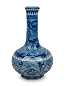 An antique Chinese blue and white porcelain vase, Guangxu&nbsp;period, late 19th century, ​​​​​​​32cm high