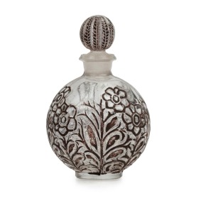 A vintage French Art Deco glass perfume bottle of spherical form with floral decoration and original brown stained finish, circa 1920s, 5.5cm high