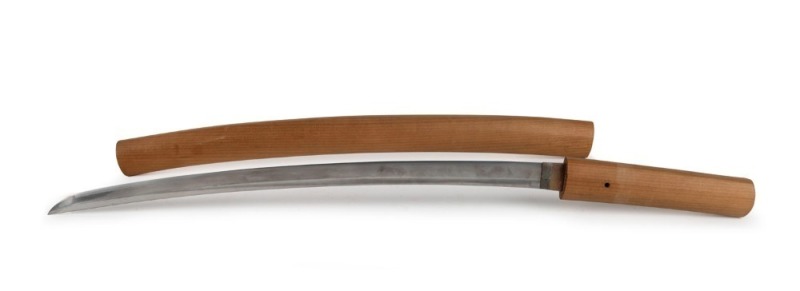 JAPANESE SHIRA-SAYA: Very good 19 ¾” blade with a good polish & narrow harmon line; copper habaki; signed tang; plain wooden hilt & scabbard C.1720