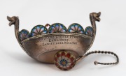 KING EDWARD VII presentation 925 silver Viking boat salt cellar with matching spoon adorned with with plique-&agrave;-jour decoration, engraved "PRESENTED BY&nbsp;KING EDWARD VII TO RICHARD GEORGE PENN. EARL HOWE. CHRISTIANIA. MAY 1. 1908", 7cm long - 2