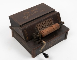 THE GEM ROLLER ORGAN antique American hand cranked music player, 19th/20th century, ​​​​​​​37cm wide