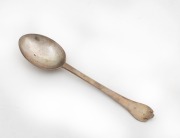 QUEEN ELIZABETH II commemorative sterling silver trefid spoon in scarlet leather box, circa 1953, ​​​​​​​17cm long, 40 grams