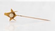 An 18ct yellow gold Masonic stickpin, set with a pearl, 19th century, note: 9ct gold pin, ​​​​​​​7.2cm high, 3.4 grams total