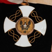 ORDER OF THE CROWN OF ITALY, COMMANDER CROSS, 3rd class medal, with original box. The Order of the Crown of Italy (Ordine della Corona d'Italia) was an award created by Vittorio Emanuele II to commemorate the unification of Italy in 1861. It was both a mi - 4