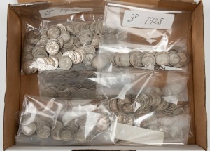 1910 - 1936 accumulation in packets; unsorted for condition or varieties. (850g),