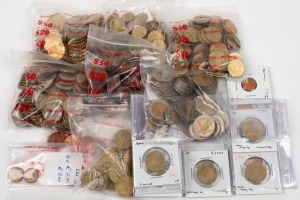 EUROPE: A mainly Euro-period ex-dealer's accumulation with values to 2Eu. Total: approx. 3kg.