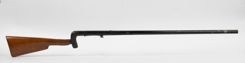 POACHER'S STICK, antique walking stick with percussion cap single shot muzzle load mechanism, early 19th century, illustrated in "Canes of the 19th and 20th Century" by Jeffrey Snider, ​​​​​​​109.5cm long