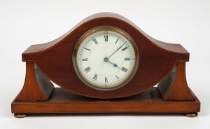 An antique English mantle clock with French movement in mahogany case with string inlaid decoration, early 20th century, 15.5cm high, 28.5cm wide