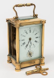 An antique French brass cased carriage clock with key, 19th/20th century, 15cm high overall