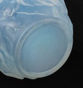 A French Art Deco opalescent glass vase, circa 1930, ​​​​​​​17cm high - 4