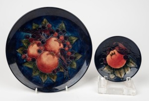 MOORCROFT "Finches" plate and dish on blue grounds, both impressed "Moorcroft, Made In England" 22cm and 12cm diameter