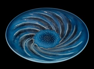 LALIQUE "Poissons" Opalescent French Art Deco glass fruit bowl, signed "R. Lalique, France", 30cm diameter